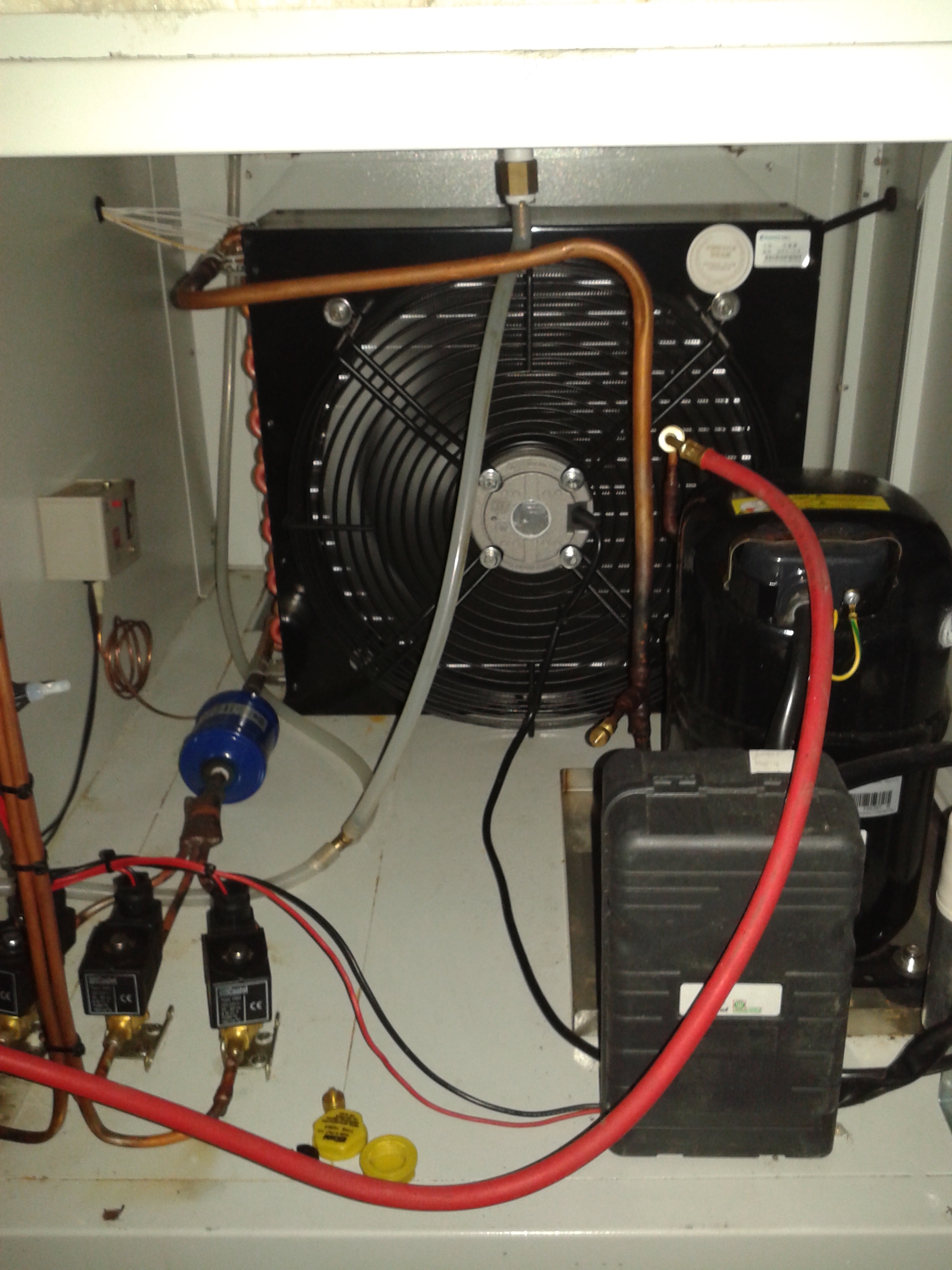 風(fēng)冷型恒溫恒濕機(jī)壓縮機(jī)系統(tǒng)詳細(xì)圖